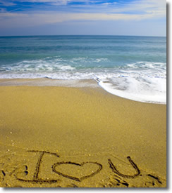 20060825142041-beach-i-love-u-sm.jpg
